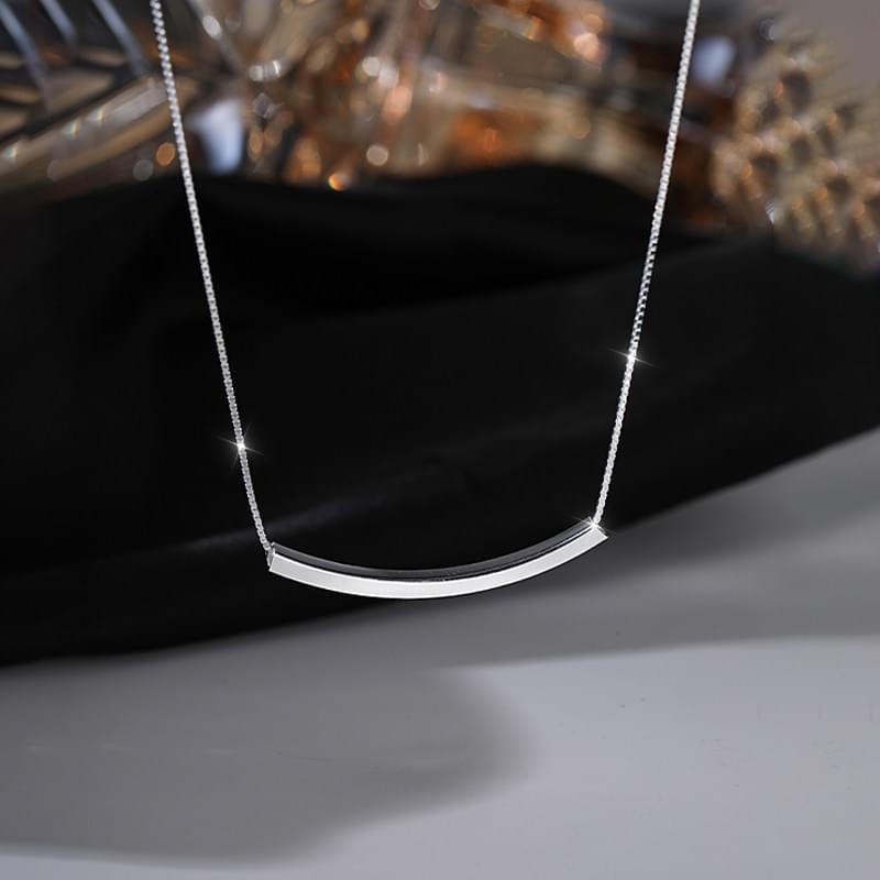 Cute Sterling 925 Silver Chain Curved Bar Smile Necklace
