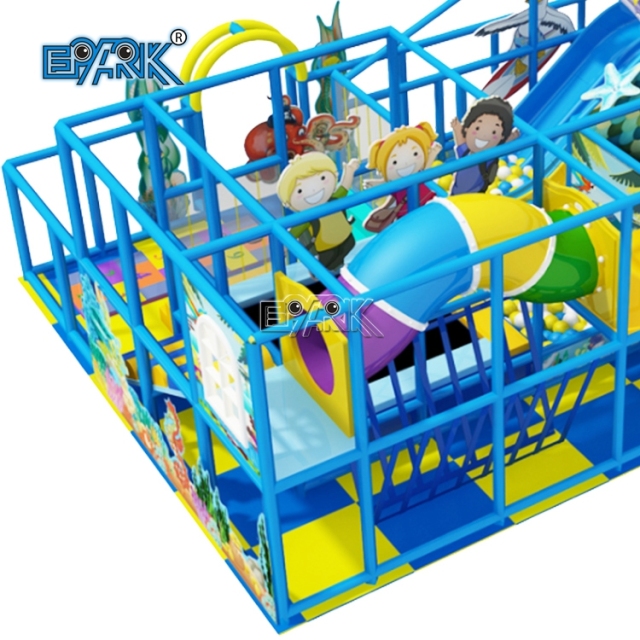 Máquina de baloncesto con doble aro, nueva y funcional, para niños, ideal para centros comerciales.