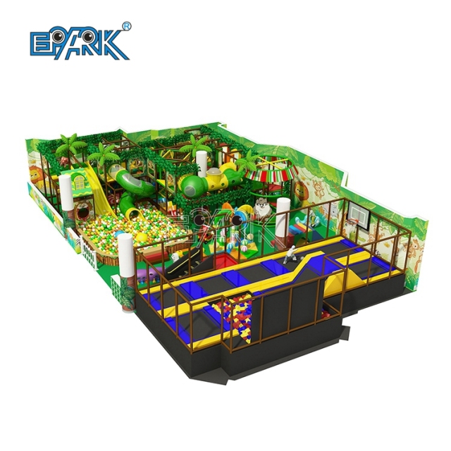 Parque infantil blando de entretenimiento Kdis Play Game Green Forest Castle Soft Quilted Playground Equipment