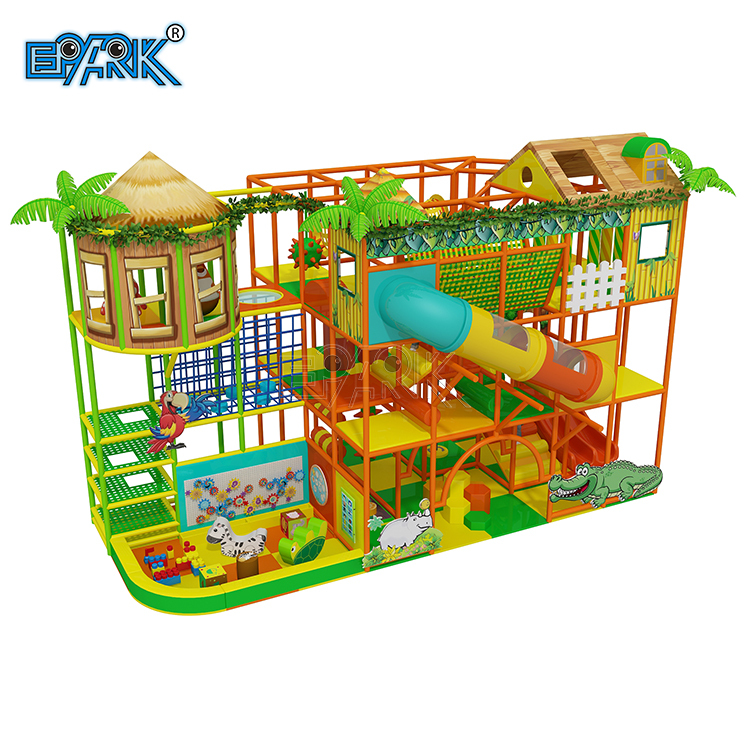Pequeño patio de juegos interior, área de juegos para niños pequeños, túnel, tobogán, juegos para niños, equipo de juegos interior