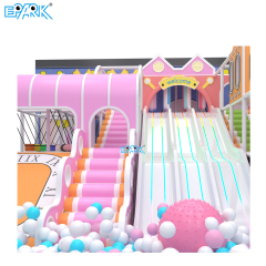 Tobogán de juegos interior