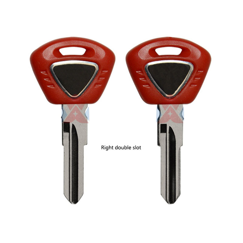 Motorcycle Uncut Blank Key For  TRIUMPH 1050 T955 Street Triple 600 675 Tiger 800 T100 T900 T800 T 100 120 900