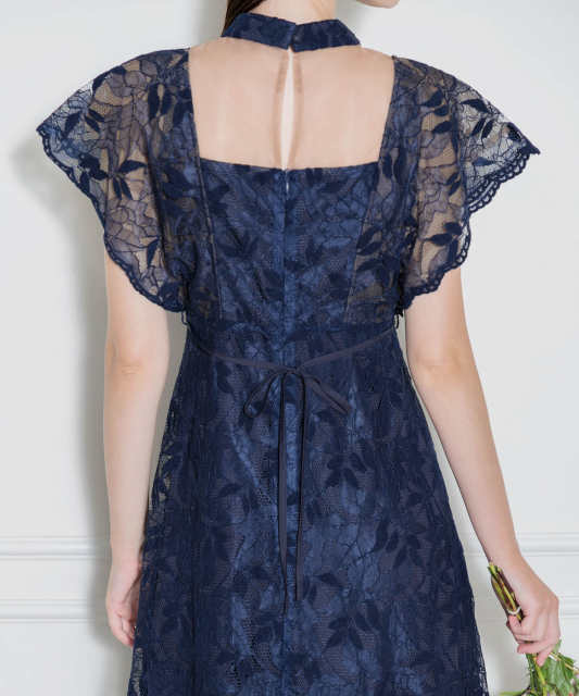 チョーカー風デコルテオープン花柄レースウエストリボン美脚効果ドレス  