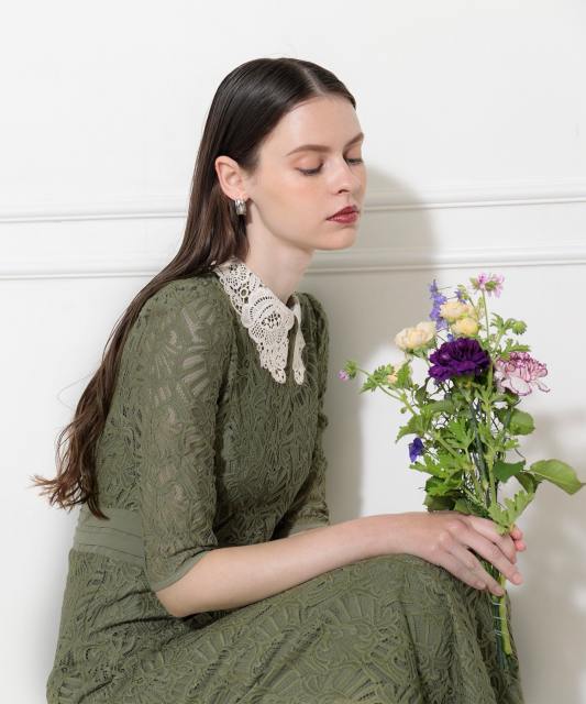 レースビッグカラー花柄刺繍ウエストマークロングフレアドレスワンピース美脚効果結婚式 パーティードレス