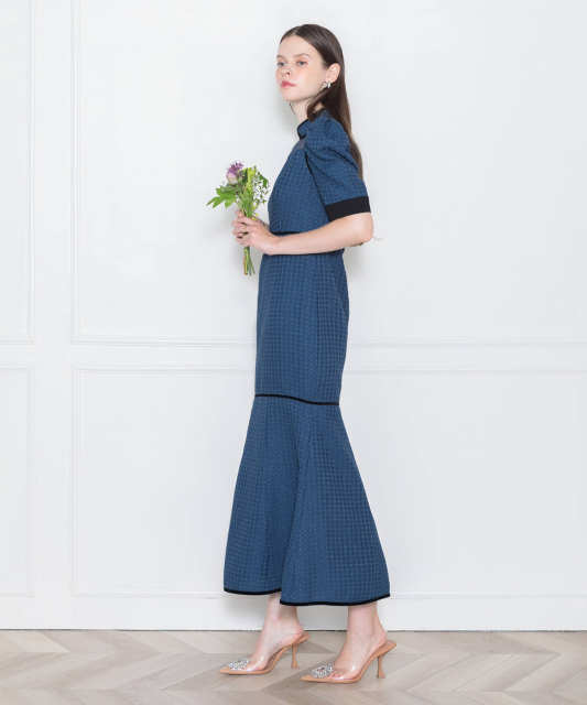 ワッフル生地パフスリーブ配色パイピングマーメイドロング丈ドレス  