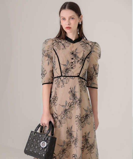 配色パイピングプチハイネック花柄刺繍ラメレースロング丈ドレスワンピース美脚効果結婚式 パーティードレス