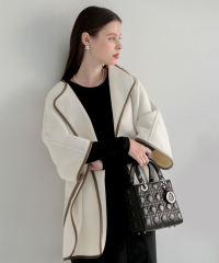 ドレスに合うアウター 3WAYレザーパイピングマフラー付きポンチョ風ミドルコート