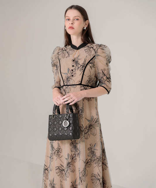 配色パイピングプチハイネック花柄刺繍ラメレースロング丈ドレス  