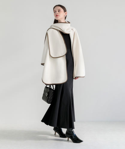 ドレスに合うアウター 3WAYレザーパイピングマフラー付きポンチョ風ミドルコート