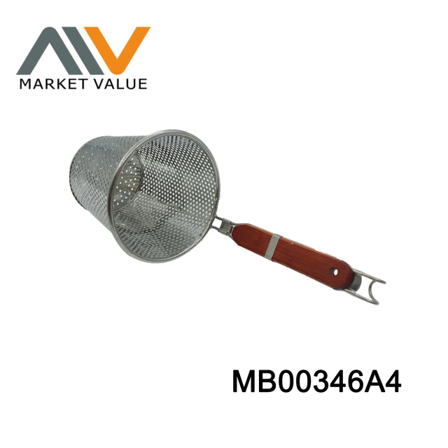 12.5 noodles strainer with wooden Handle