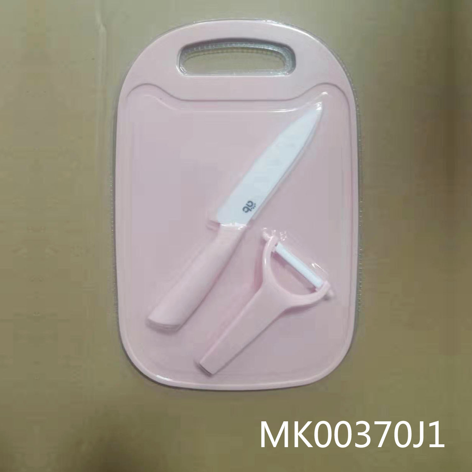 PLASTIC CUTTING BOARD with UTILITY KNIFE with PEELER