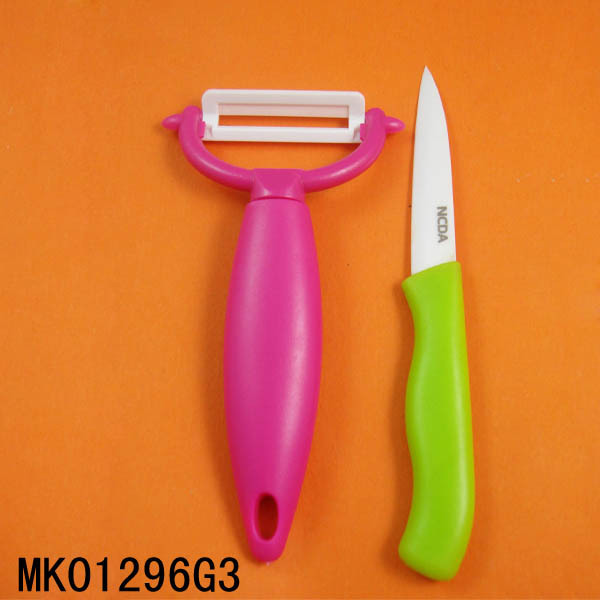 Ceramic knife and PEELER in Window Box