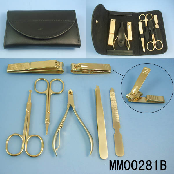 8PCS SS MANNICURE SET IN LEATHER BAG