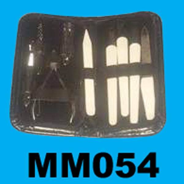 YES-209 MANICURE SET IN POUCH