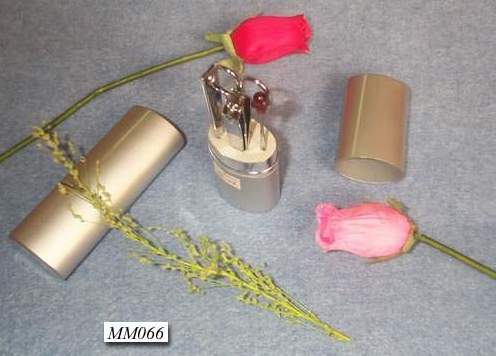 M-02 4PCS MANICURE SET in BOX