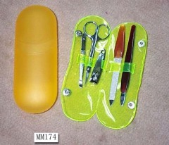 5PCS MANICURE SET in PLASTIC BOX