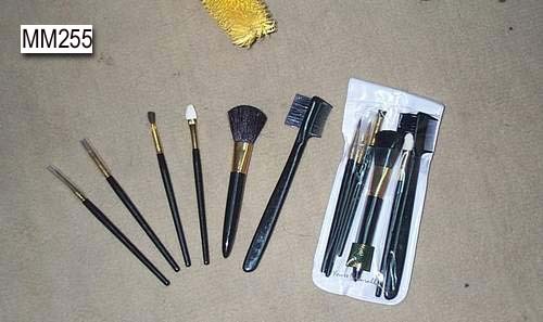 BEAUTY BRUSH in PVC BAG