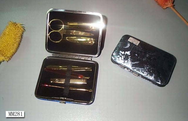 MANICURE SET in BOX style 16