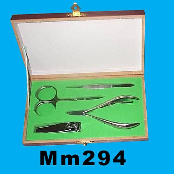 4PCS MANICURE SET in BOX style 2