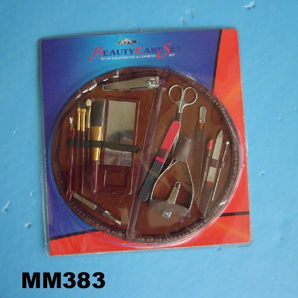 18PCS MANICURE SET WMETAL CASE