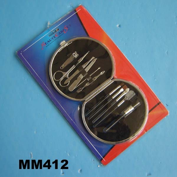 12PCS MANICURE SET W METAL CASE