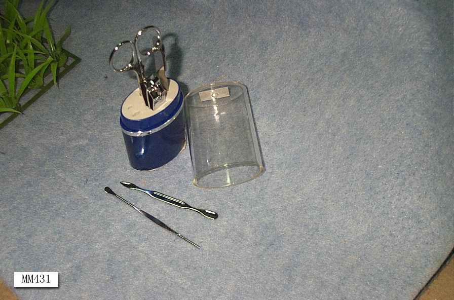MANICURE SET in BOX style 28