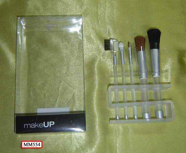 BEAUTY BRUSH with HOLD in PVC BOX