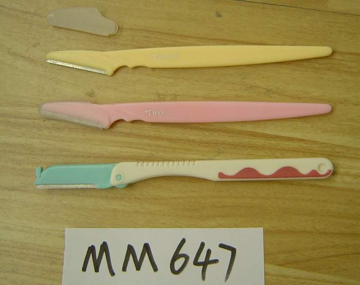 BEAUTY EYELASH KNIFE