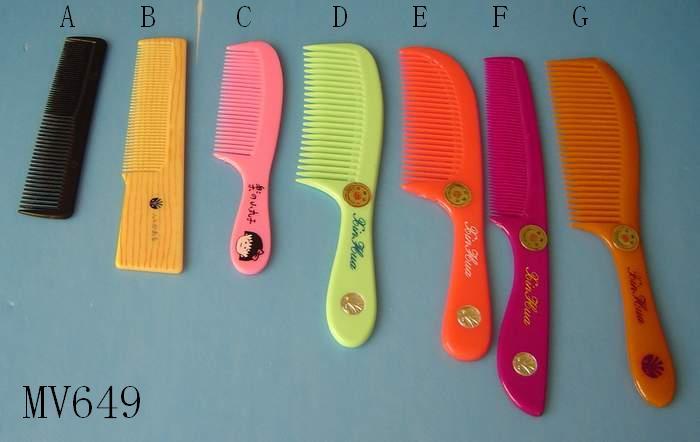 PLASTIC COMB style 17