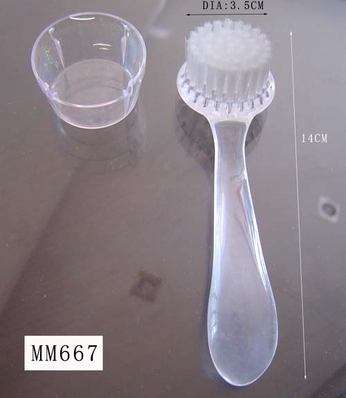 MANICURE BRUSH