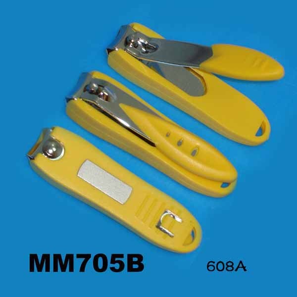 NAIL CLIPPERIN AIR BAG
