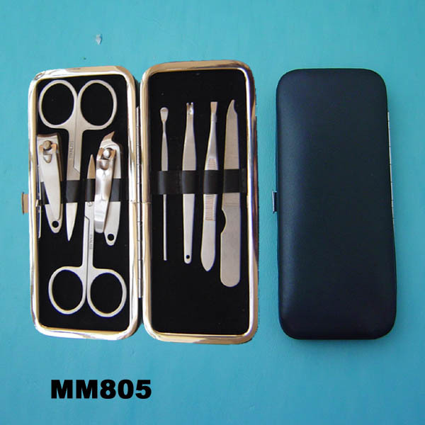 8PCS STAINLESS STEEL MANICURE SET in CB