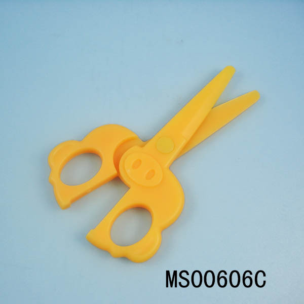 5" PLASTIC BABY SAFE SCISSORS style 3
