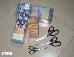 3PCS SCISSORS with WOODEN BLOCK in PVC BOX