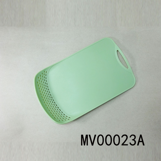 PLASTIC CUTTING BOARD