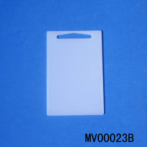 PLASTIC CUTTING BOARD