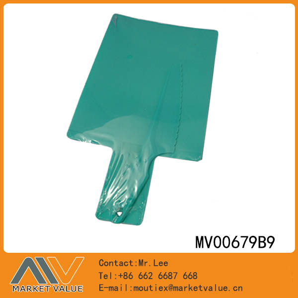 PLASTIC CUTTING BOARD with PLASTIC KNIFE SP