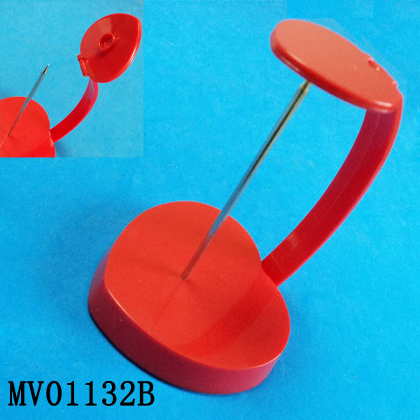 MESSAGE PUSH PINSStand with WHITE BOX