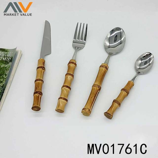 4PCS 304 SS Cutlery with Nature Bamboo Handle PVC BOX