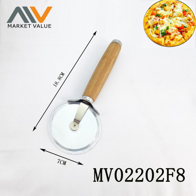 SS PIZZA CUTTER WBAMBOO Handle TC style 2