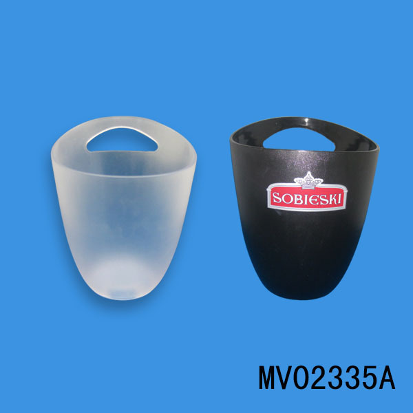 S PLASIC ICE BUCKET