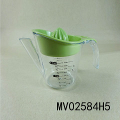 PLASTIC FRUIT PRESS MEASURING CUP
