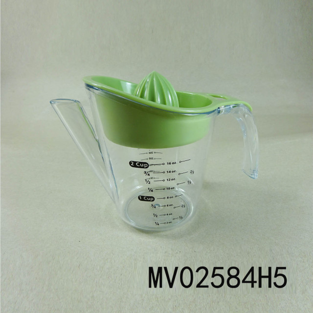 PLASTIC FRUIT PRESS MEASURING CUP