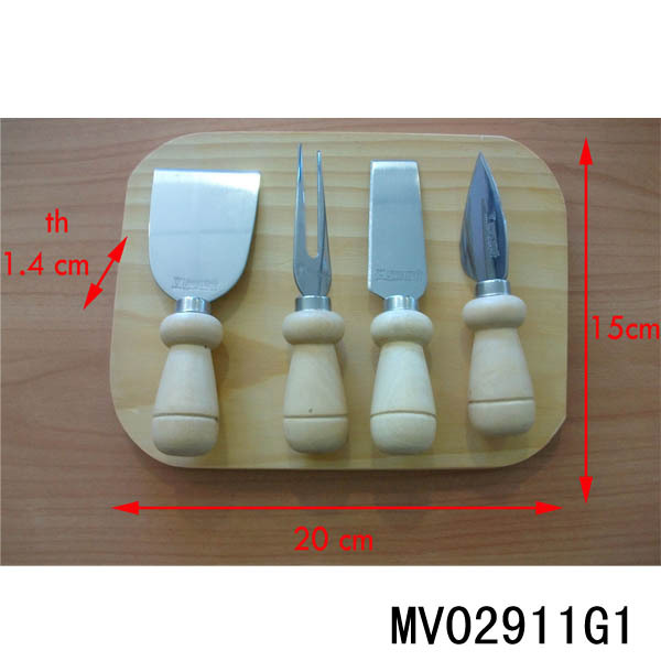 4 pcs cheese setthickness 1.2mm with pine wooDCutting board