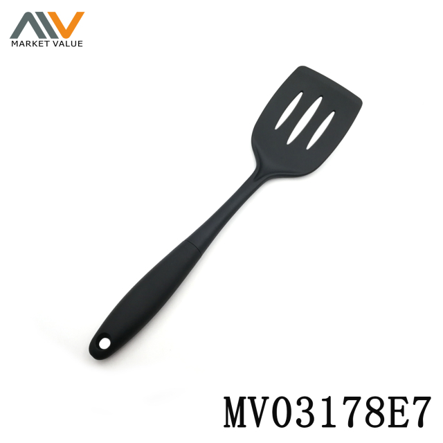 NYLON SLOTTED TURNER with TPR Handle IN POLYBAG