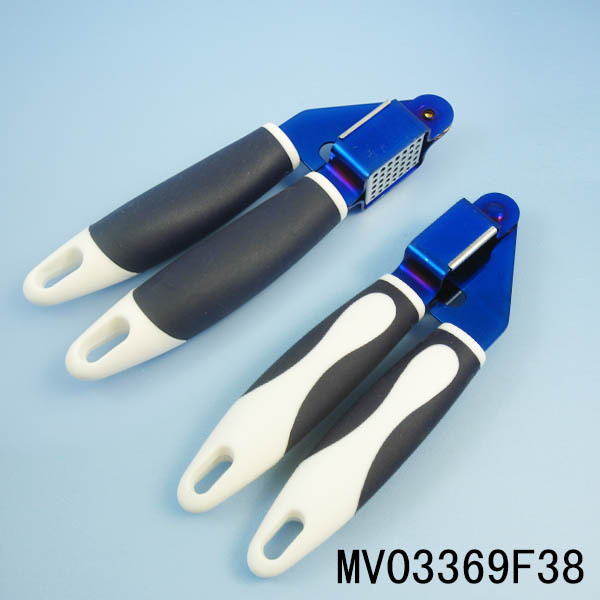 TITANIZE KITCHEN TOOLS RUBBER and PLASTIC Handle GARLIC PRESS TC style 2