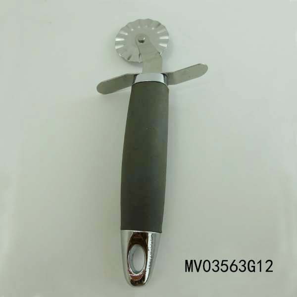 STAINLESS STEEL PIZZA CUTTER with TPR Handle TC