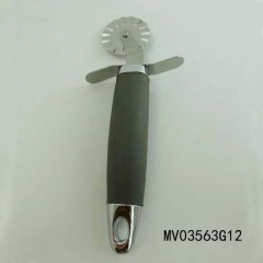 STAINLESS STEEL PIZZA CUTTER with TPR Handle TC