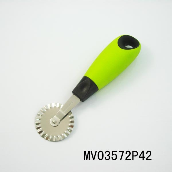 SS PP and TPR Handle KITCHEN TOOLS PIZZA CUTTER TC style 3