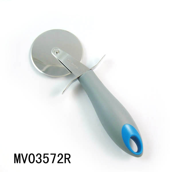RUBBER Handle PIZZA CUTTER IN POLY BAG